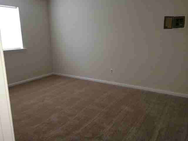 Willoughby Beach Flats - 1372 - Photo 6 of 12