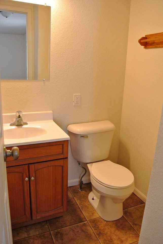 1510 1st Ave Se - Photo 4 of 12