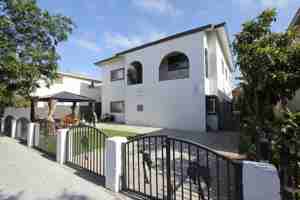 featured image of 1027 E Hill St