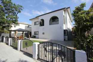 LB1027 - 1049 E. Hill St - Photo 1 of 1