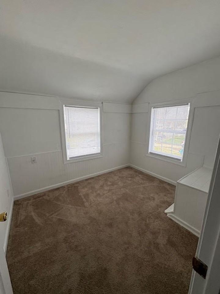 21692 Hancock Rd - Photo 4 of 10