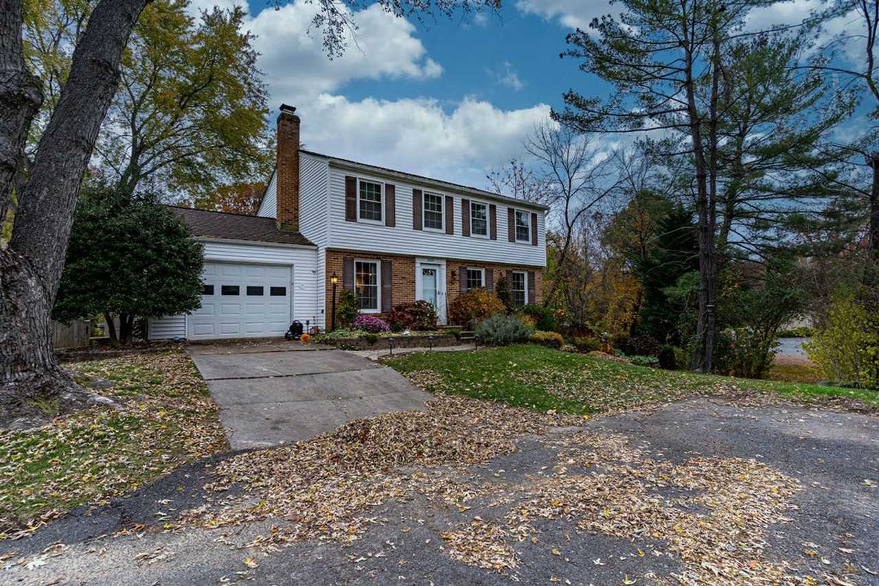 6221 Wilmington Dr - Photo 2 of 38