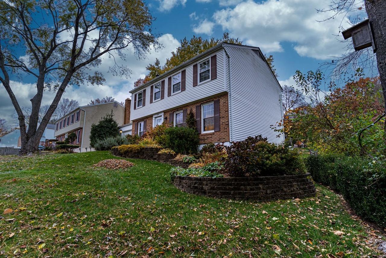 6221 Wilmington Dr - Photo 3 of 38