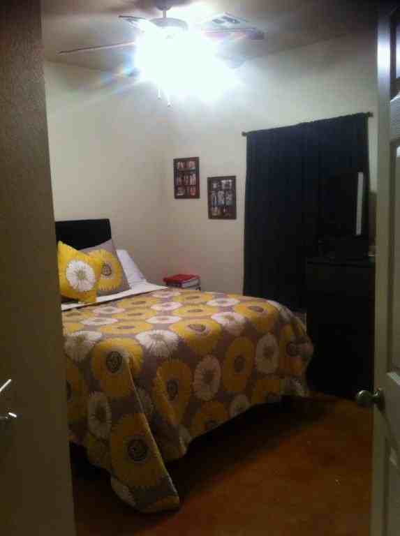 633 S Happy Hollow Rd - Photo 2 of 8