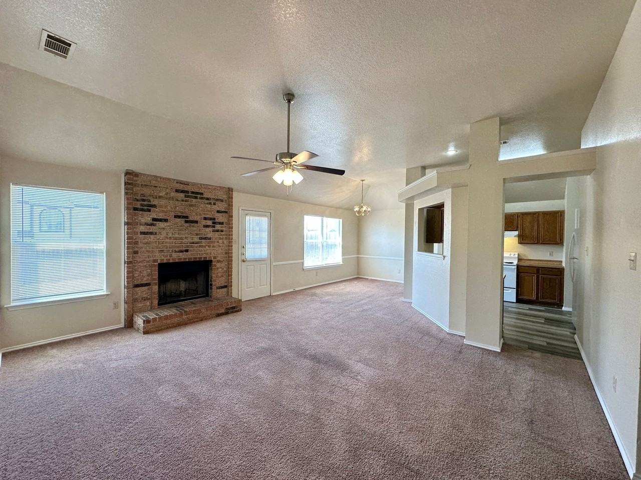 2709 Chameleon Dr - Photo 3 of 27