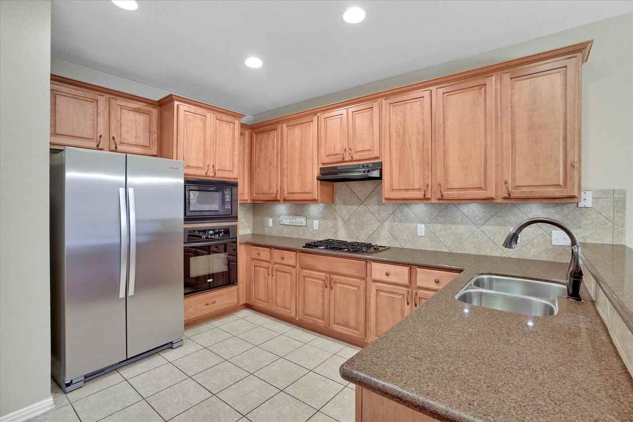 2001 Singing Hls - Photo 3 of 20