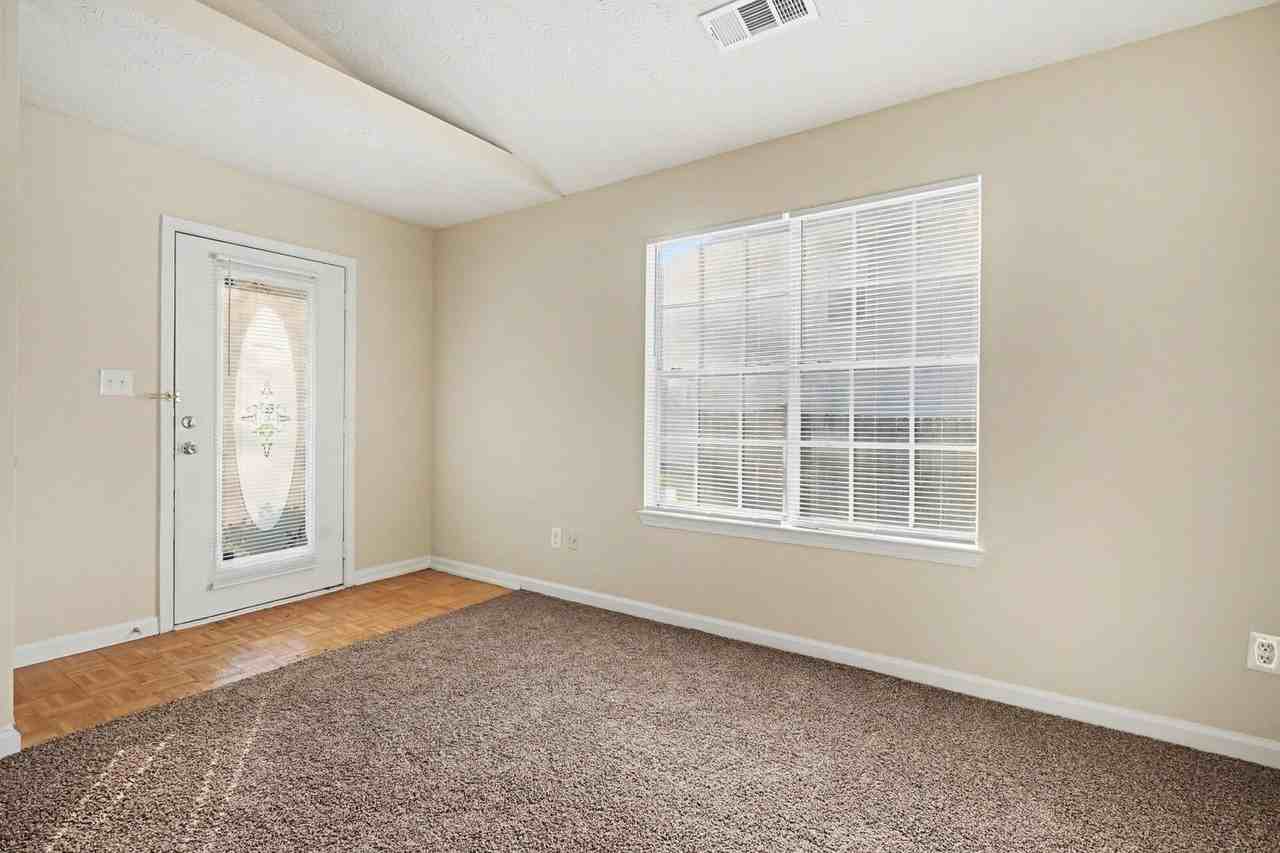 3787 River Ridge Ct - Photo 2 of 17