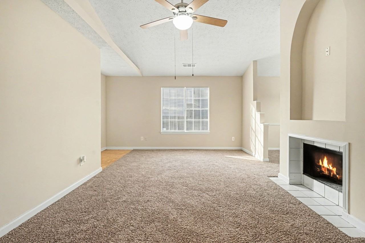 3787 River Ridge Ct - Photo 3 of 17