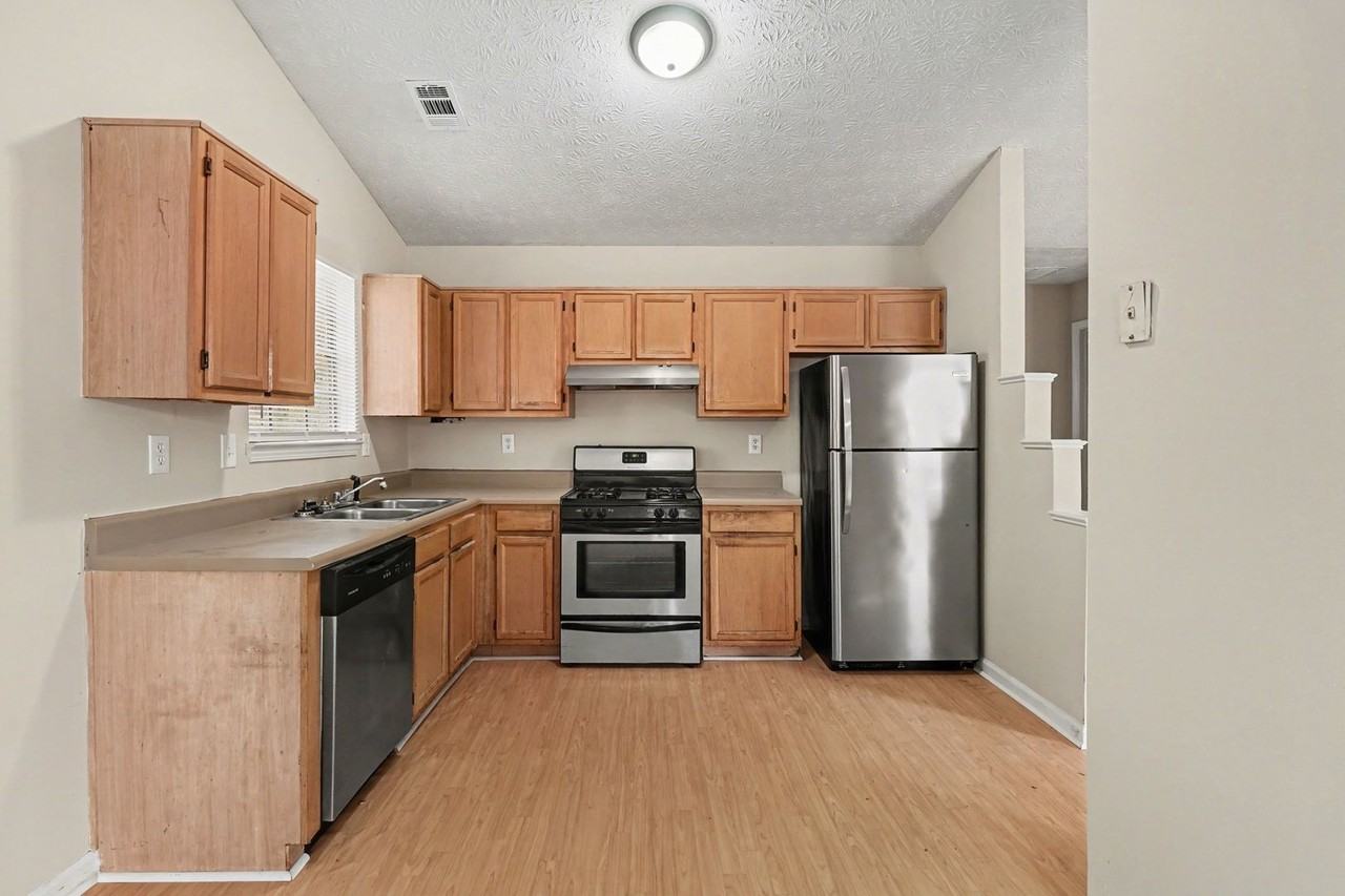 3787 River Ridge Ct - Photo 6 of 17