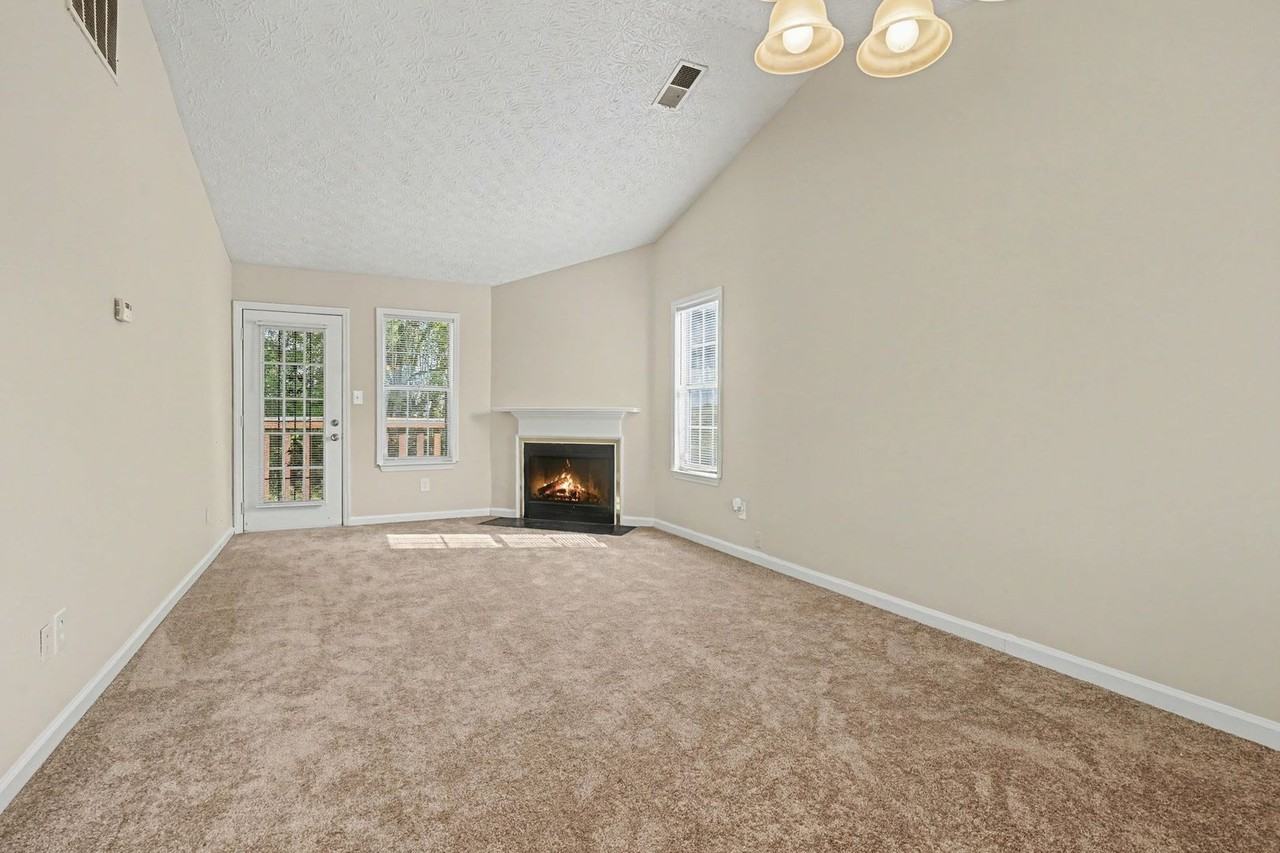 6430 Charter Way - Photo 3 of 19