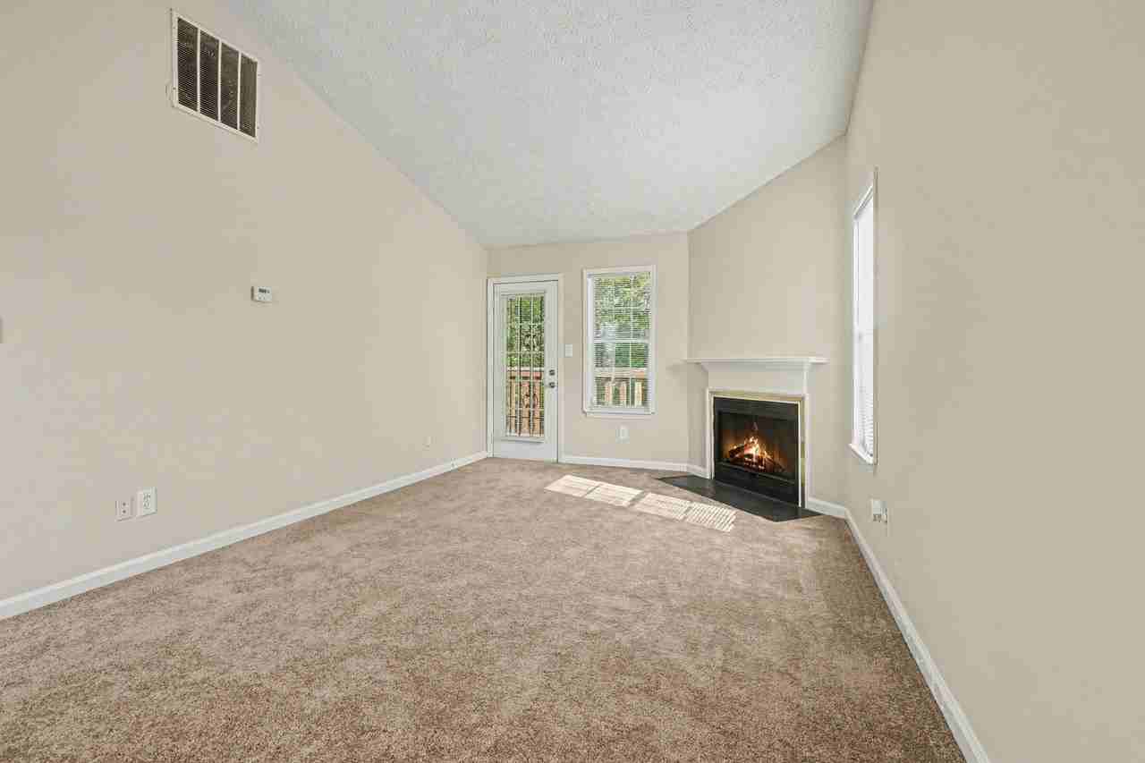 6430 Charter Way - Photo 5 of 19