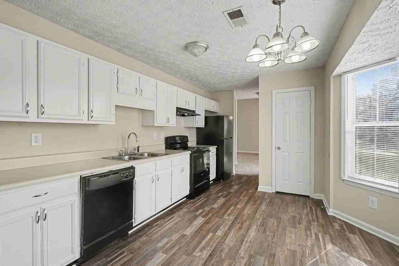 6430 Charter Way - Photo 6 of 19