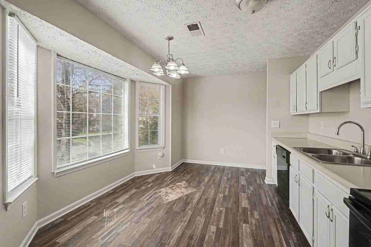 6430 Charter Way - Photo 7 of 19