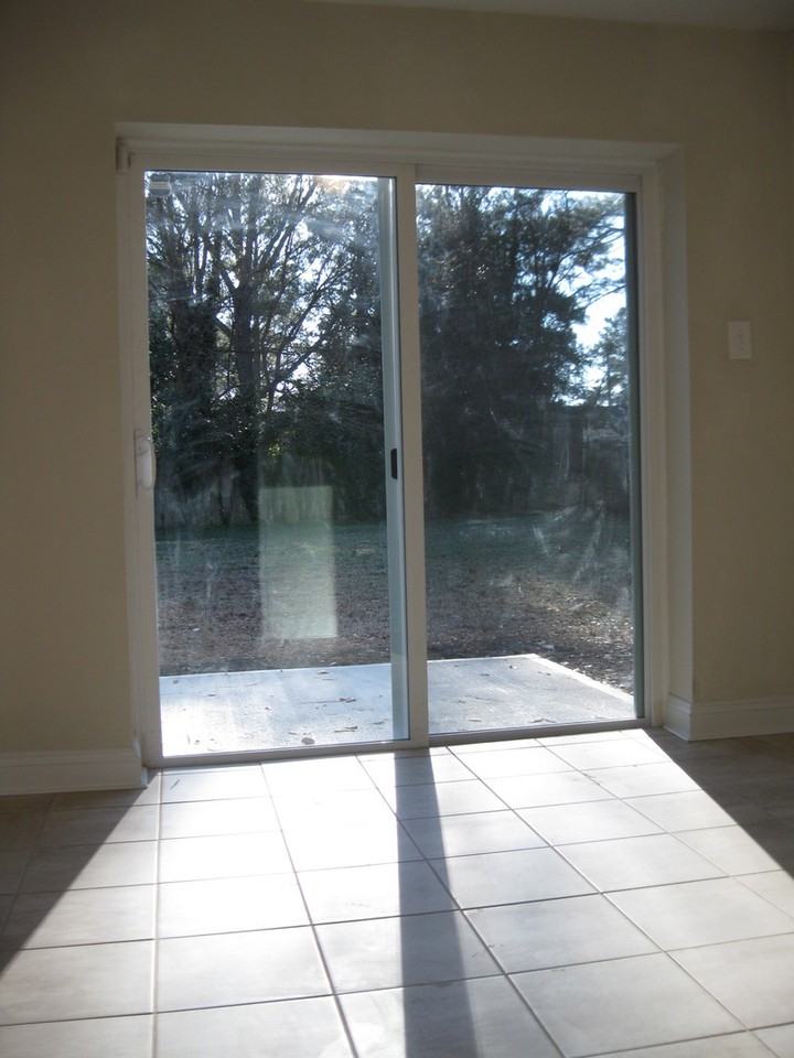 4817 Vick St - Photo 4 of 8