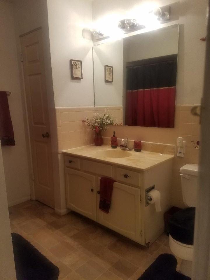 302 Salem St - Photo 5 of 15