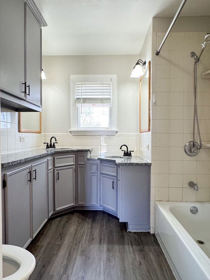 2905 June St - Photo 6 of 8