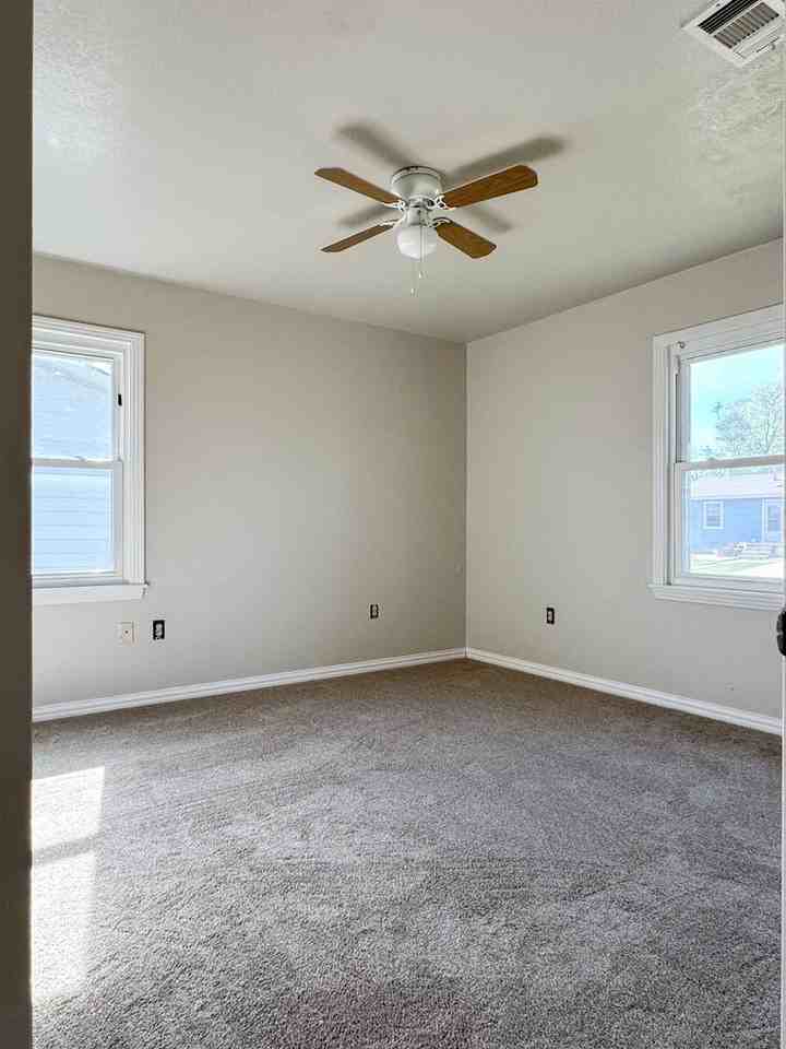 2905 June St - Photo 7 of 8