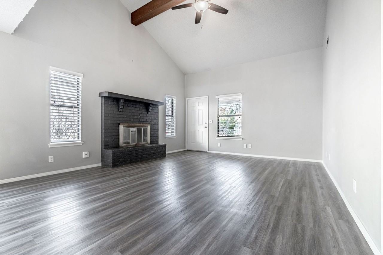 606 N 36th St - Photo 2 of 23