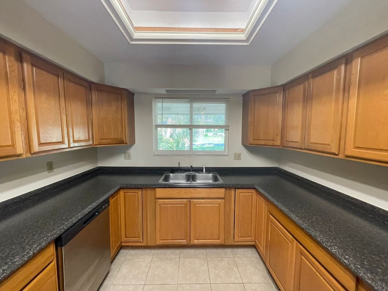 524 Pelican Bay Dr - Photo 5 of 46