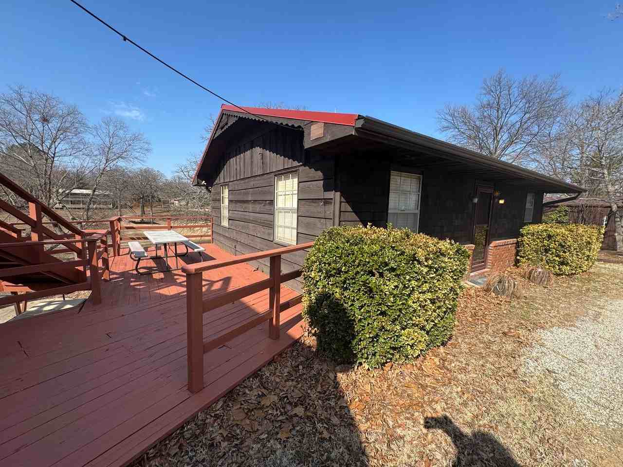 101 Sunshine Dr - Photo 2 of 6
