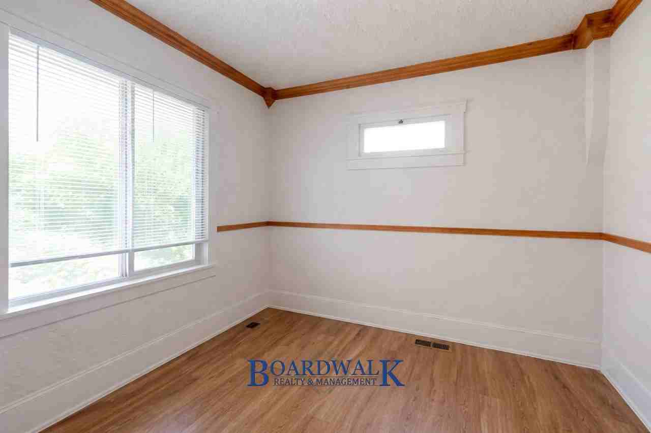 525 S 900 W - Photo 4 of 16