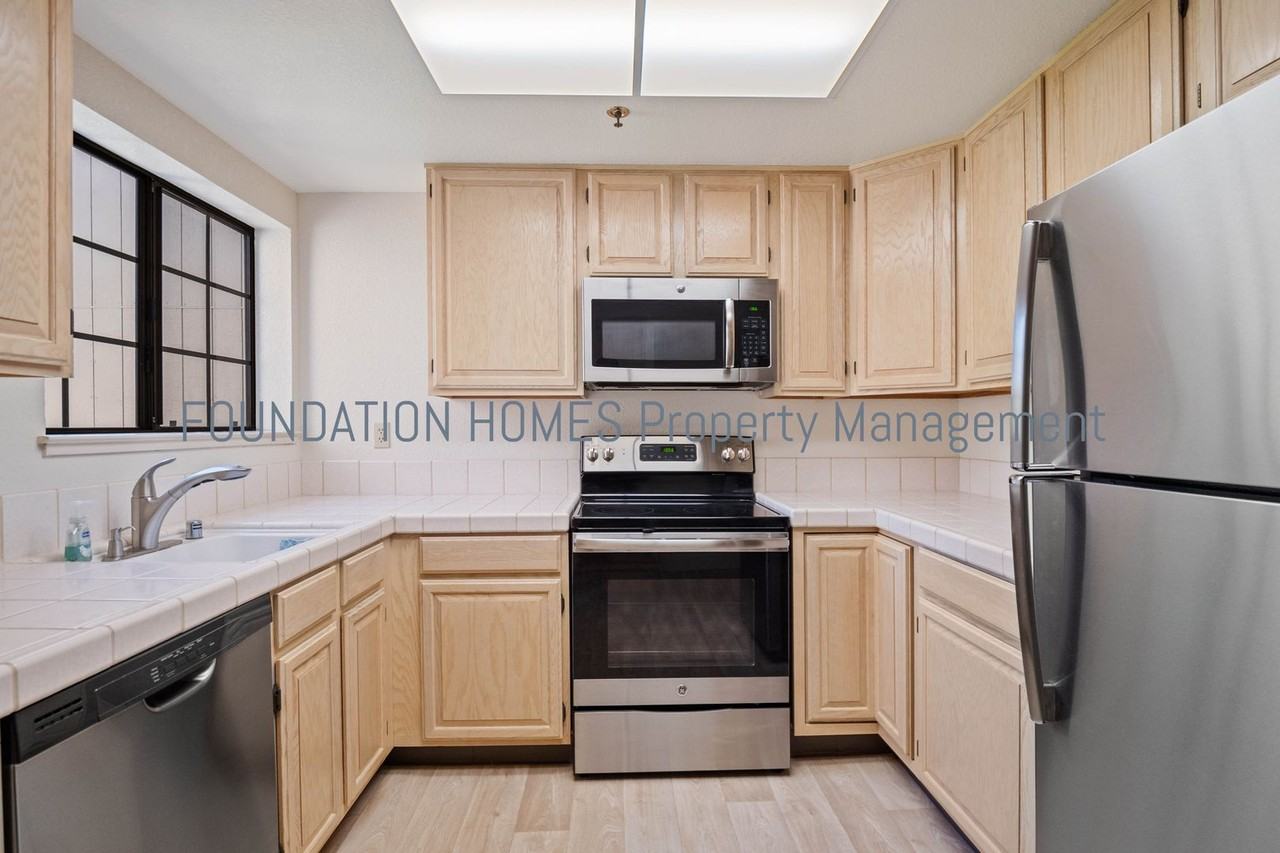 130 Pelican Ln - Photo 5 of 17