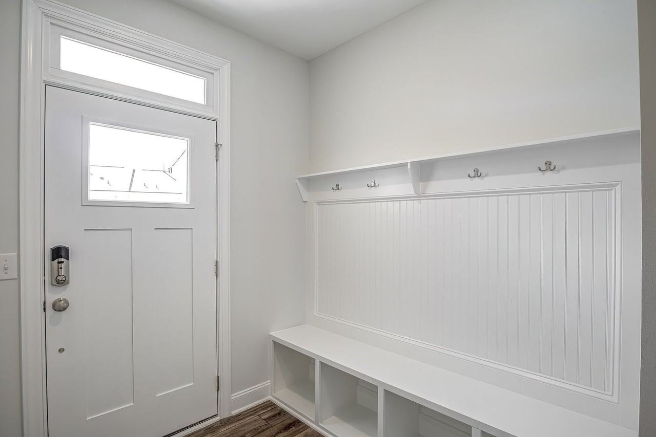 327 Marbella Grove Ct - Photo 5 of 33