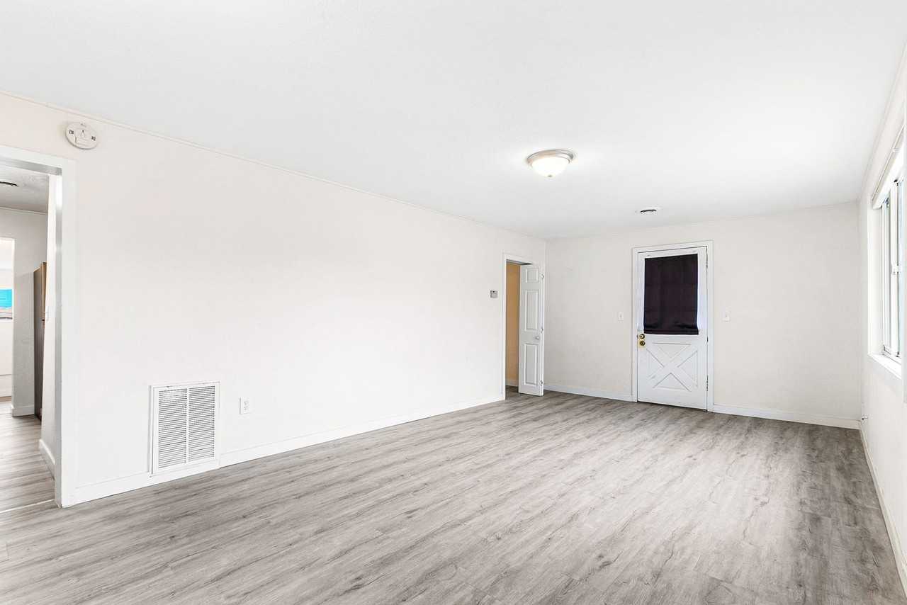 4796 1/2 S Grant St - Photo 4 of 18