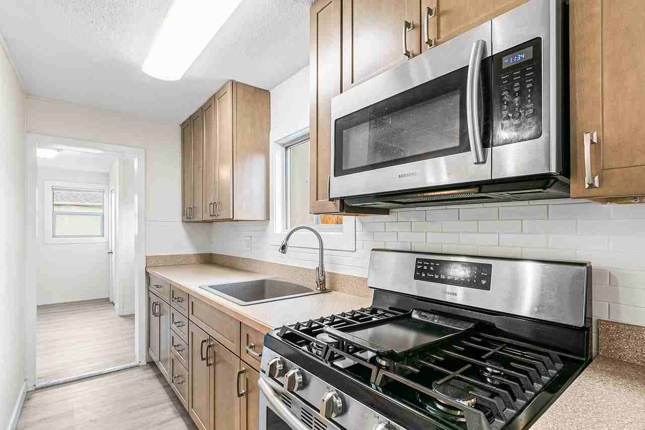 4796 1/2 S Grant St - Photo 5 of 18