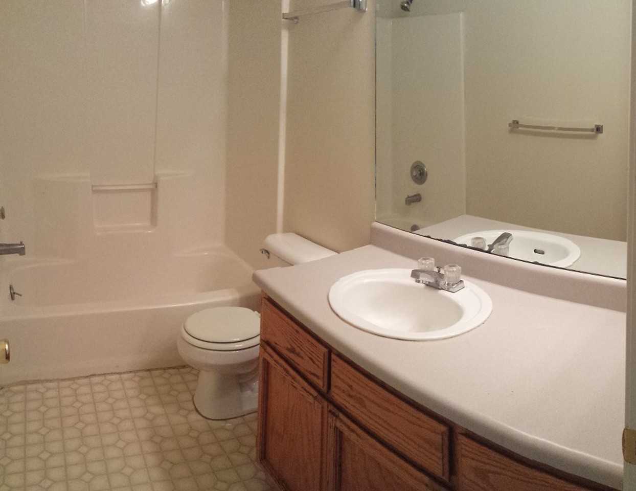 2115 Thiel Ave - Photo 4 of 13