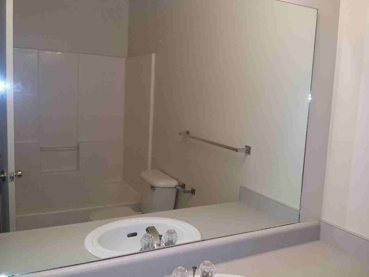 2115 Thiel Ave - Photo 6 of 13