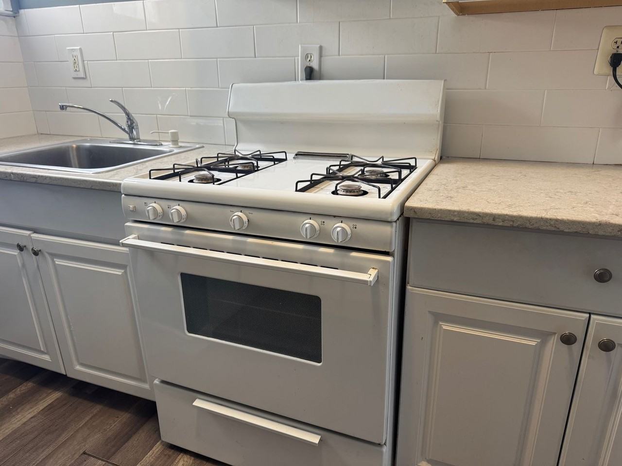 2 Walnut St - Photo 3 of 16