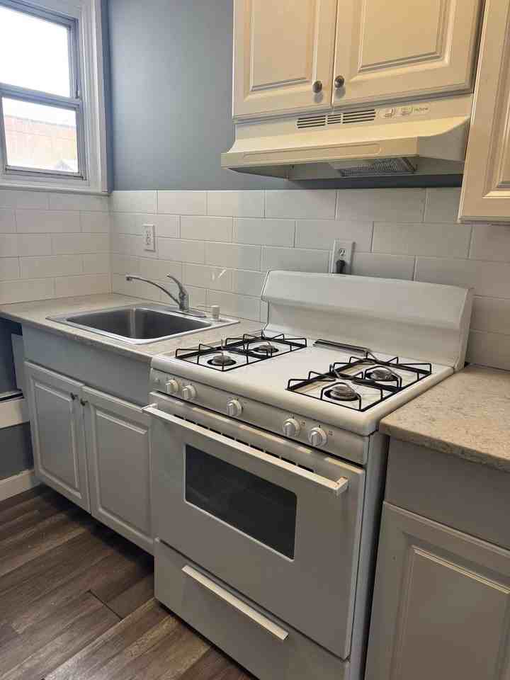 2 Walnut St - Photo 4 of 16