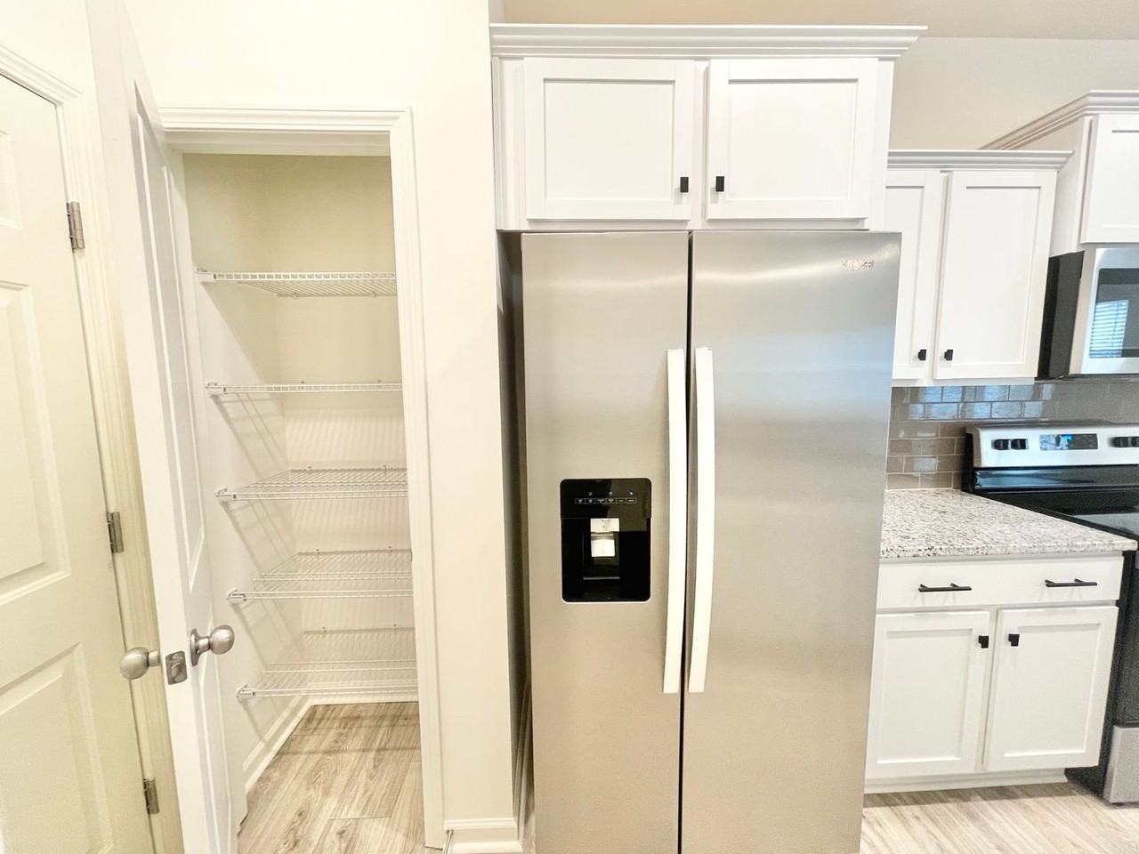 348 Pearl St - Photo 4 of 9