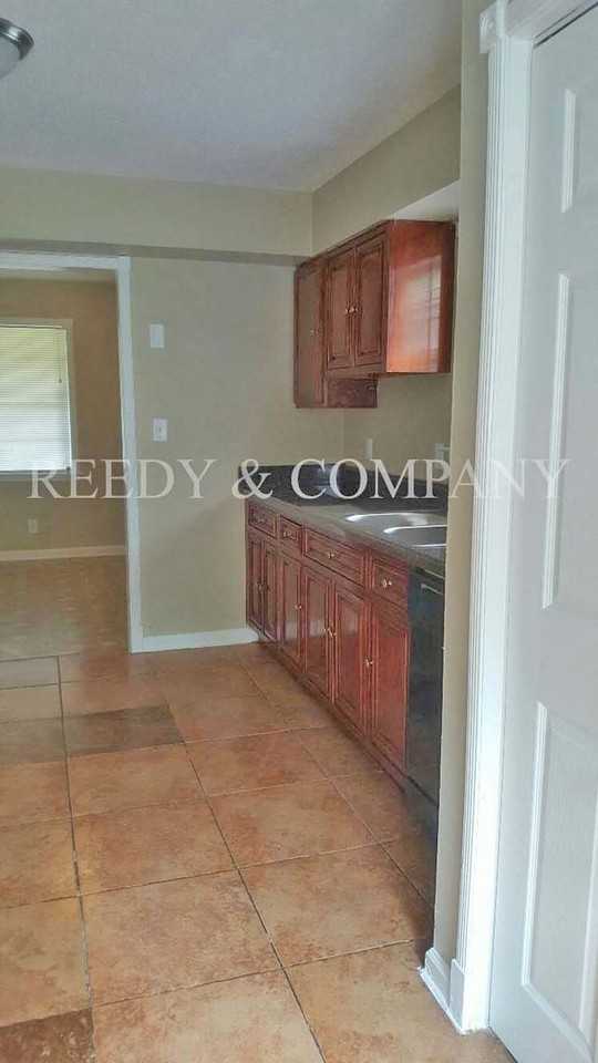 5227 Marynelle St - Photo 5 of 13