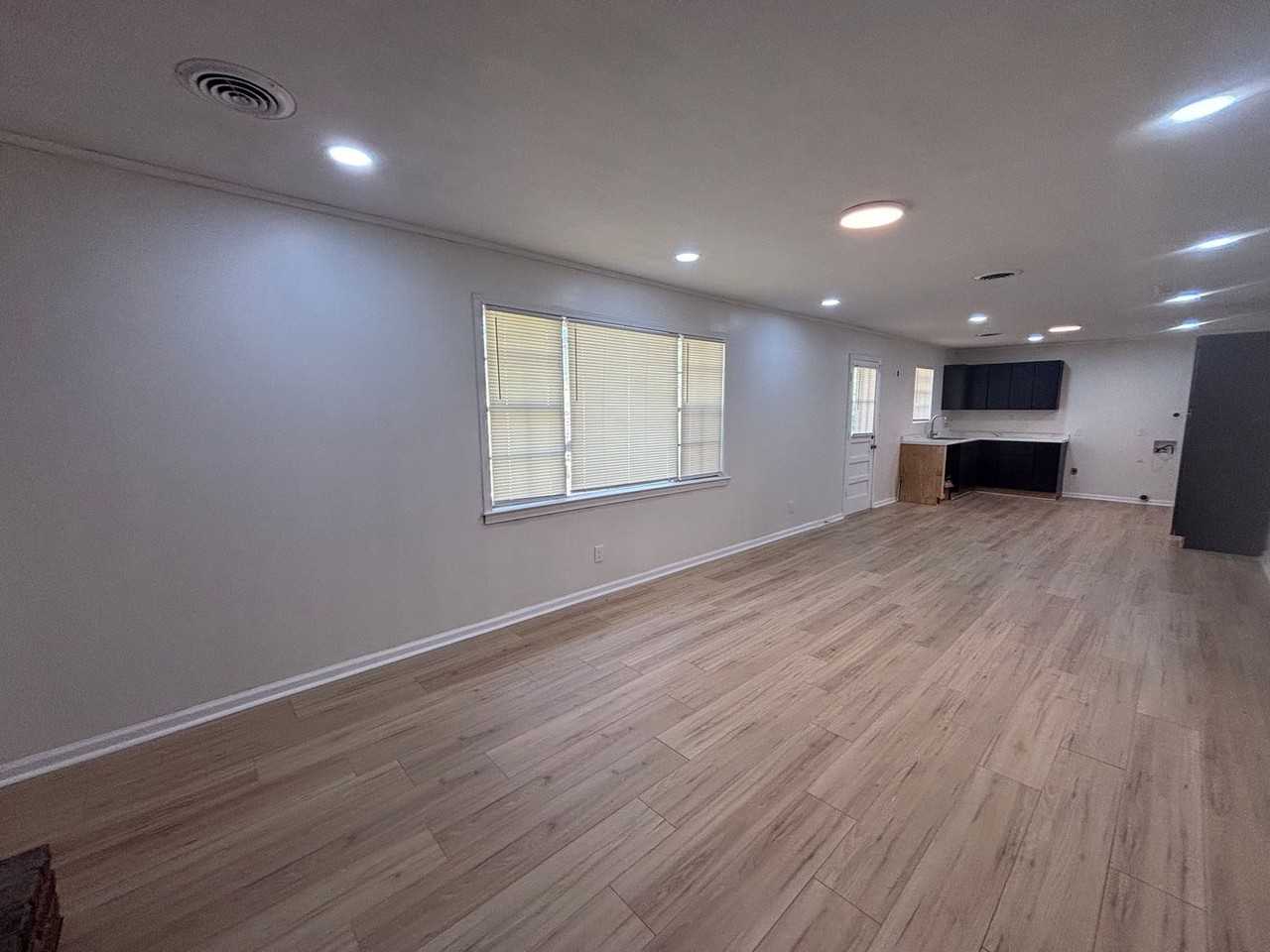 2600 Clearpark Cv - Photo 3 of 13