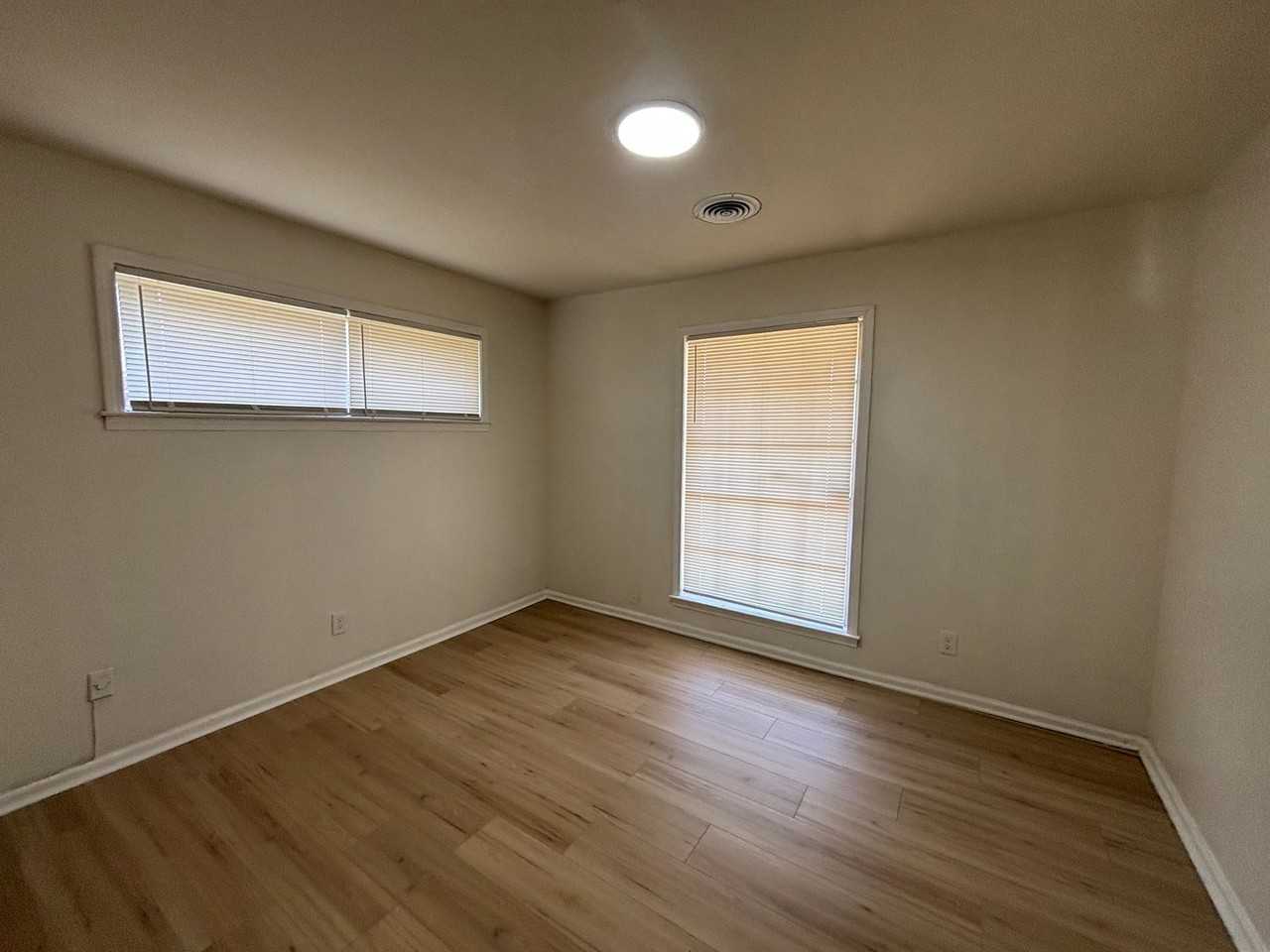 2600 Clearpark Cv - Photo 5 of 13