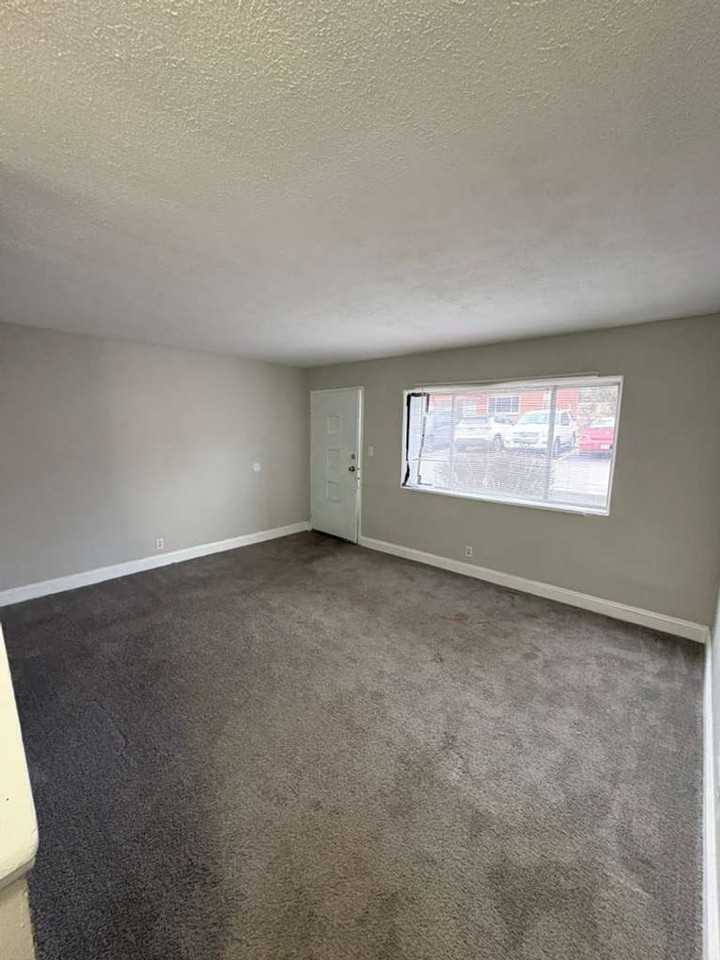 199 Dalepark Dr - Photo 2 of 6