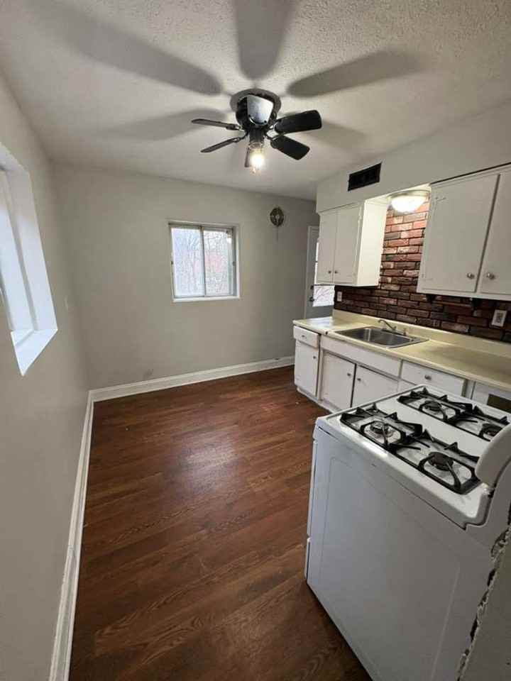 199 Dalepark Dr - Photo 3 of 6