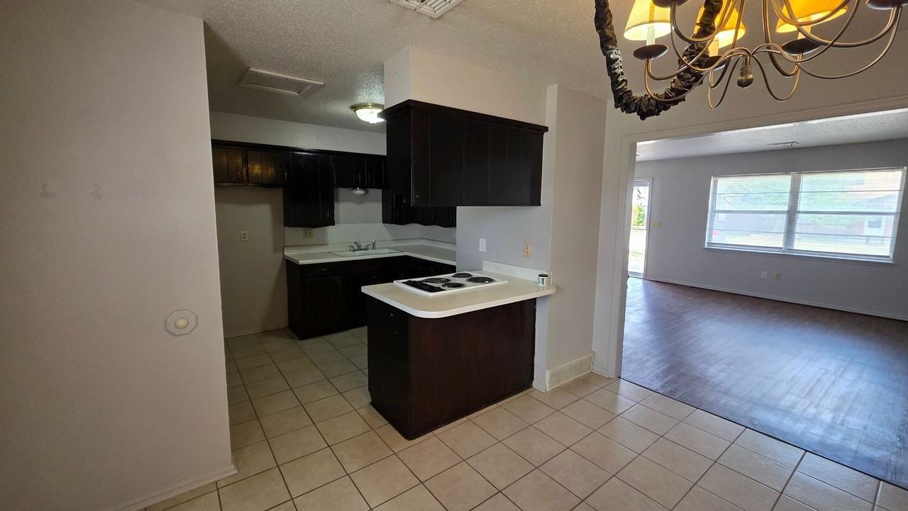 2610 Elwood Dr - Photo 5 of 18