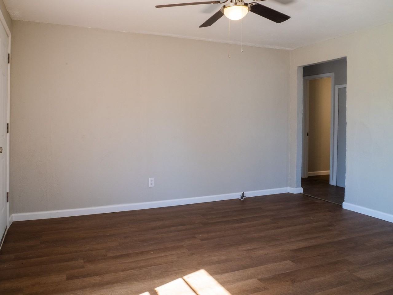 1209 Sw G Ave - Photo 6 of 15