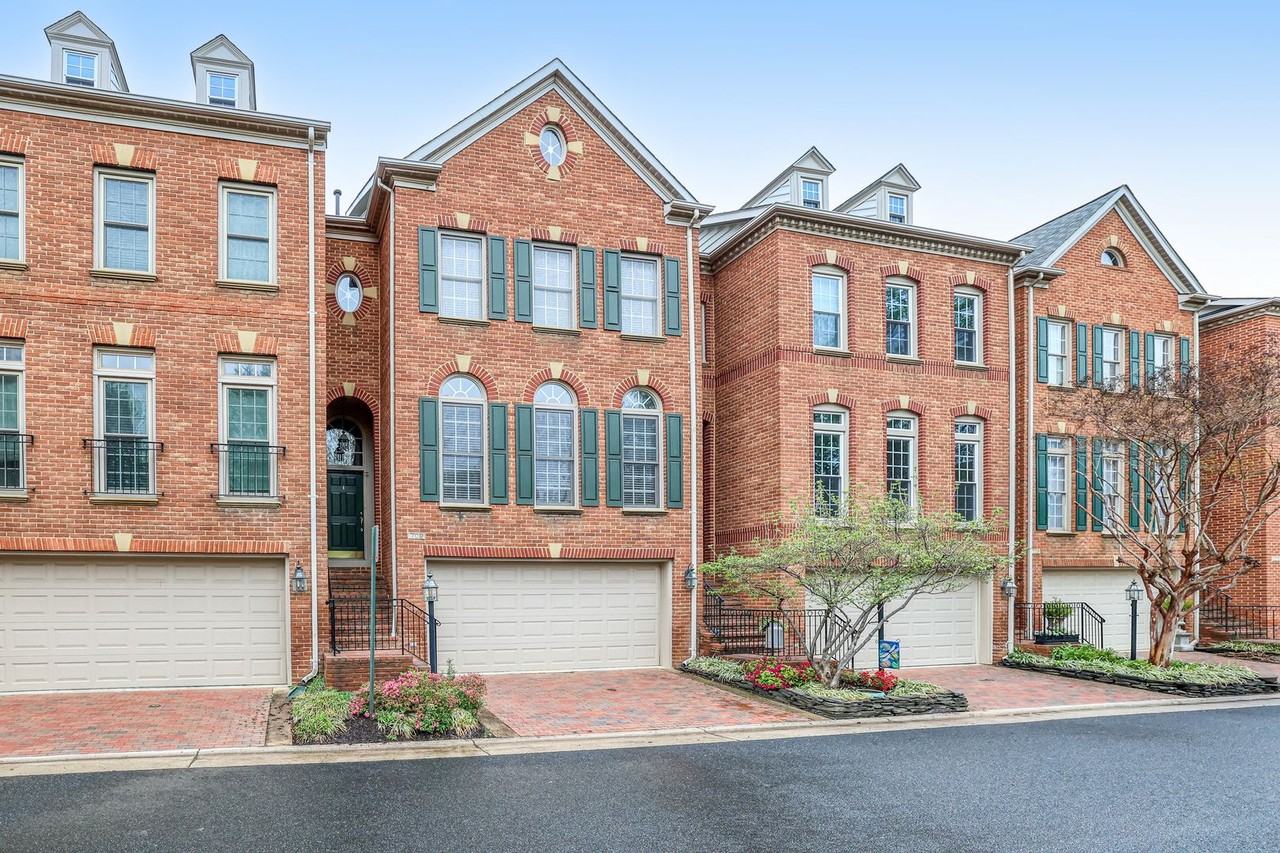 709 Catts Tavern Dr - Photo 3 of 35