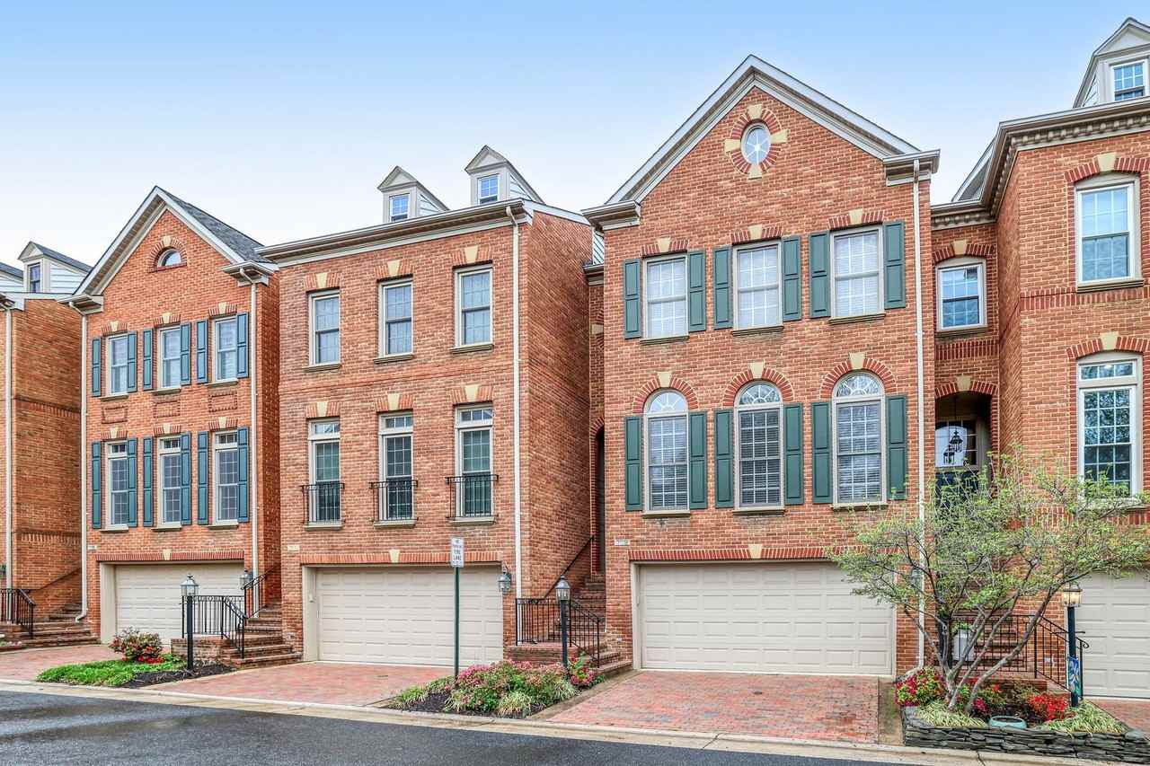 709 Catts Tavern Dr - Photo 4 of 35