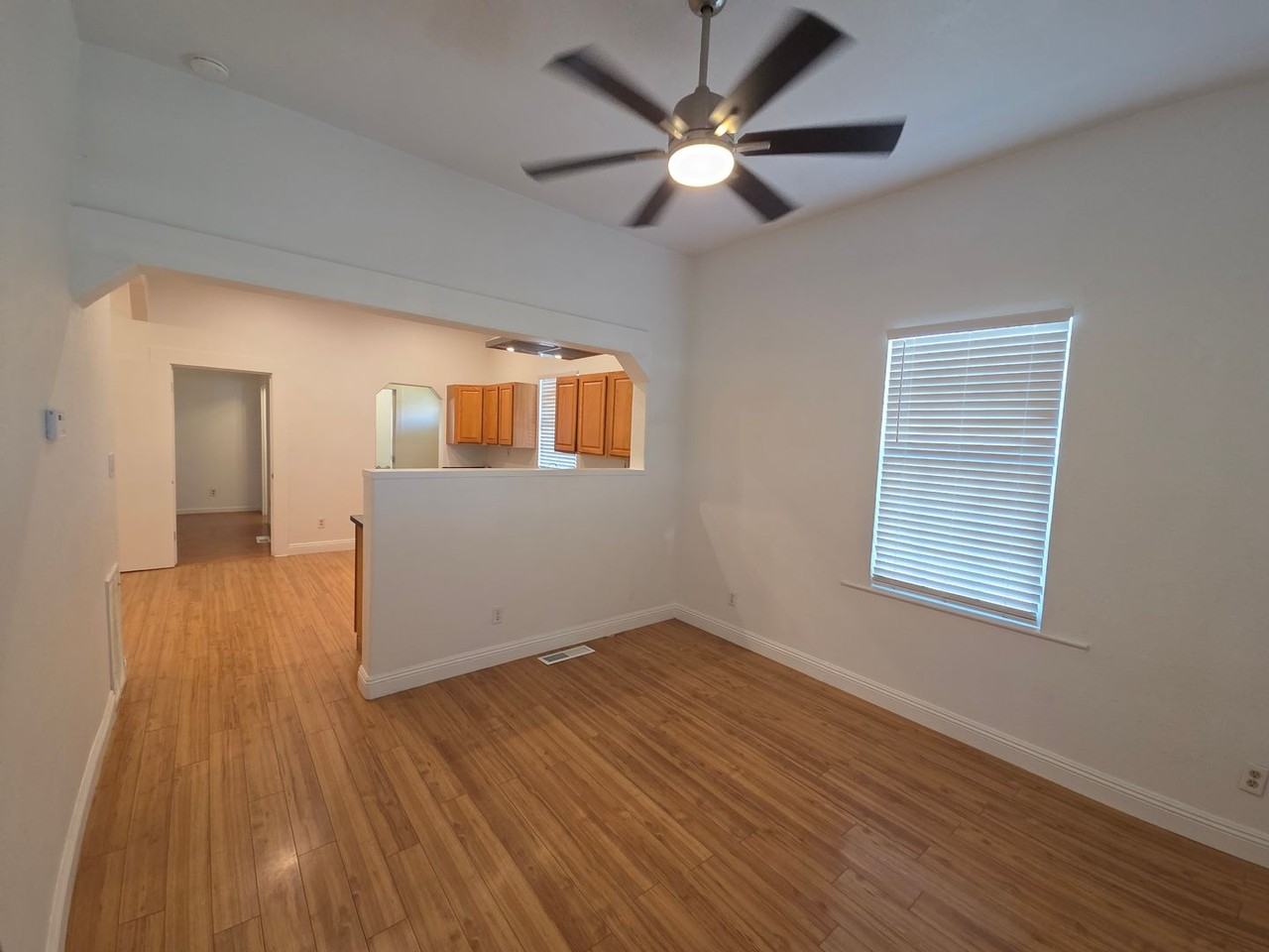 407 6th St - Photo 2 of 32