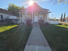 featured image of 407 6th St