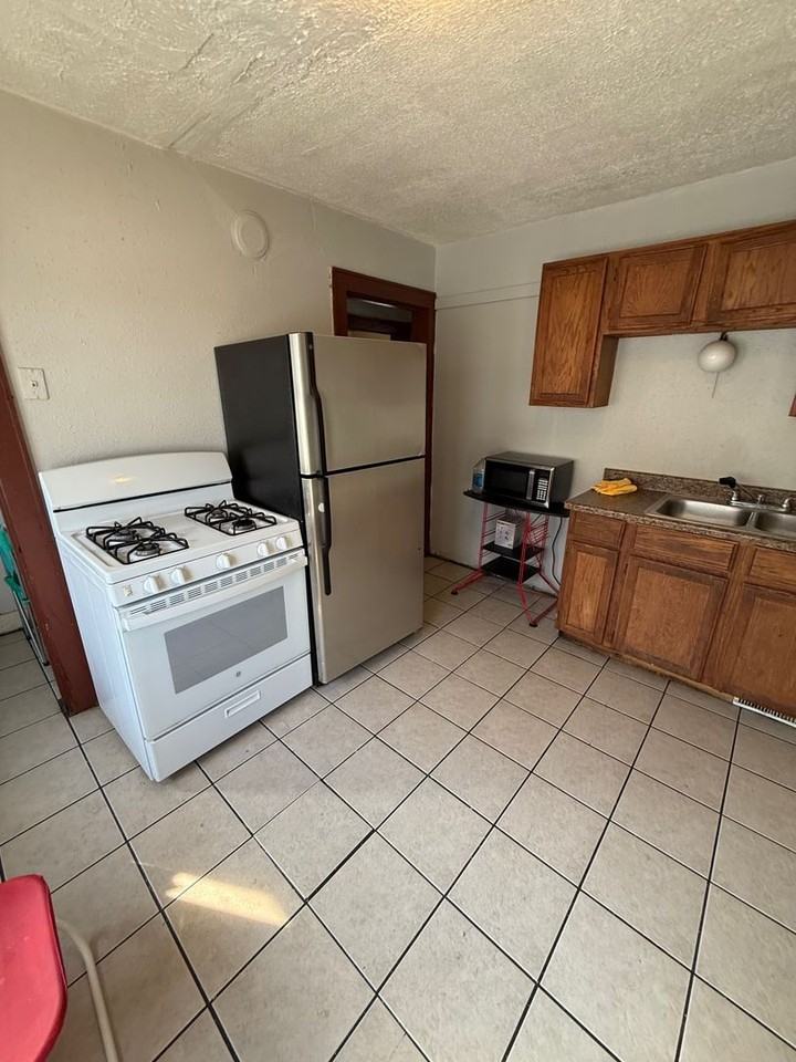 3600 N Vel R Phillips Ave - Photo 2 of 11