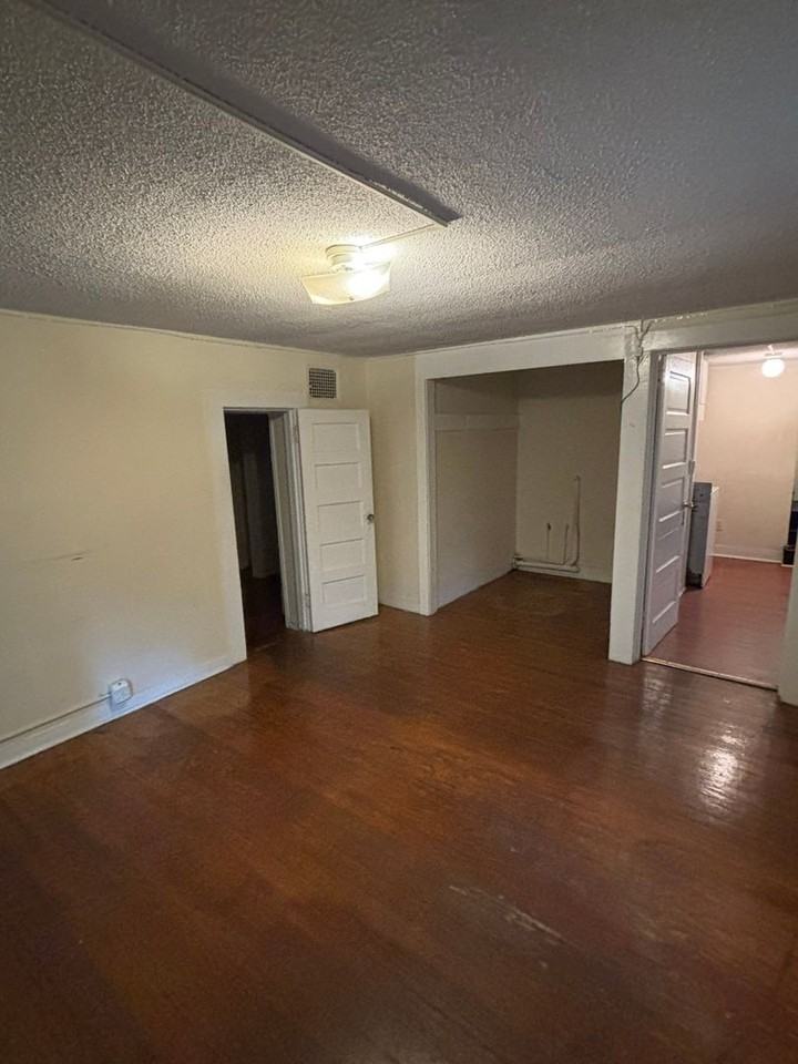 123 Harden St - Photo 5 of 12