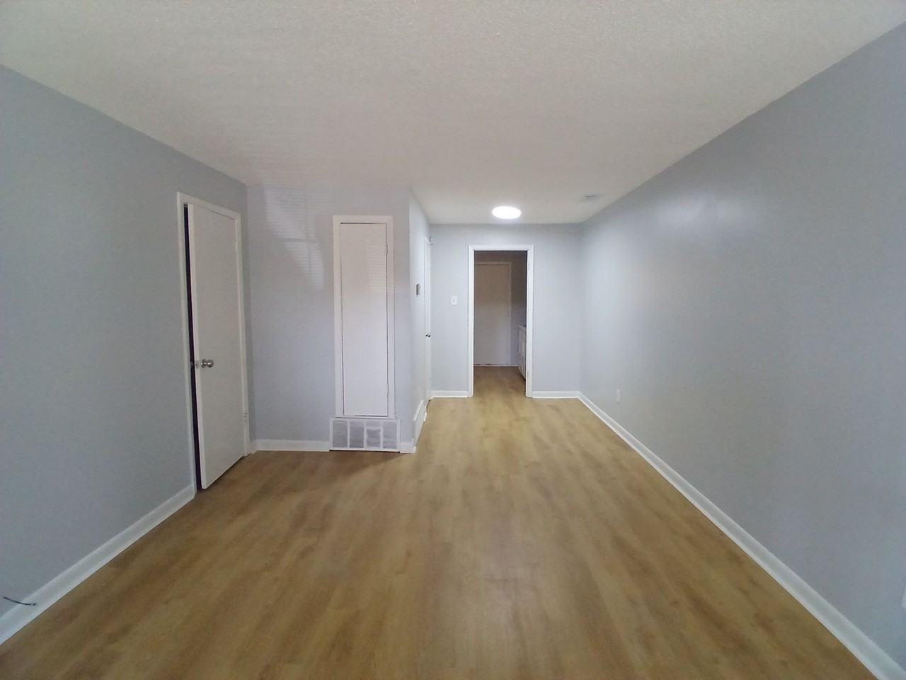 2789 Beverly Hills Rd #8 - Photo 2 of 11