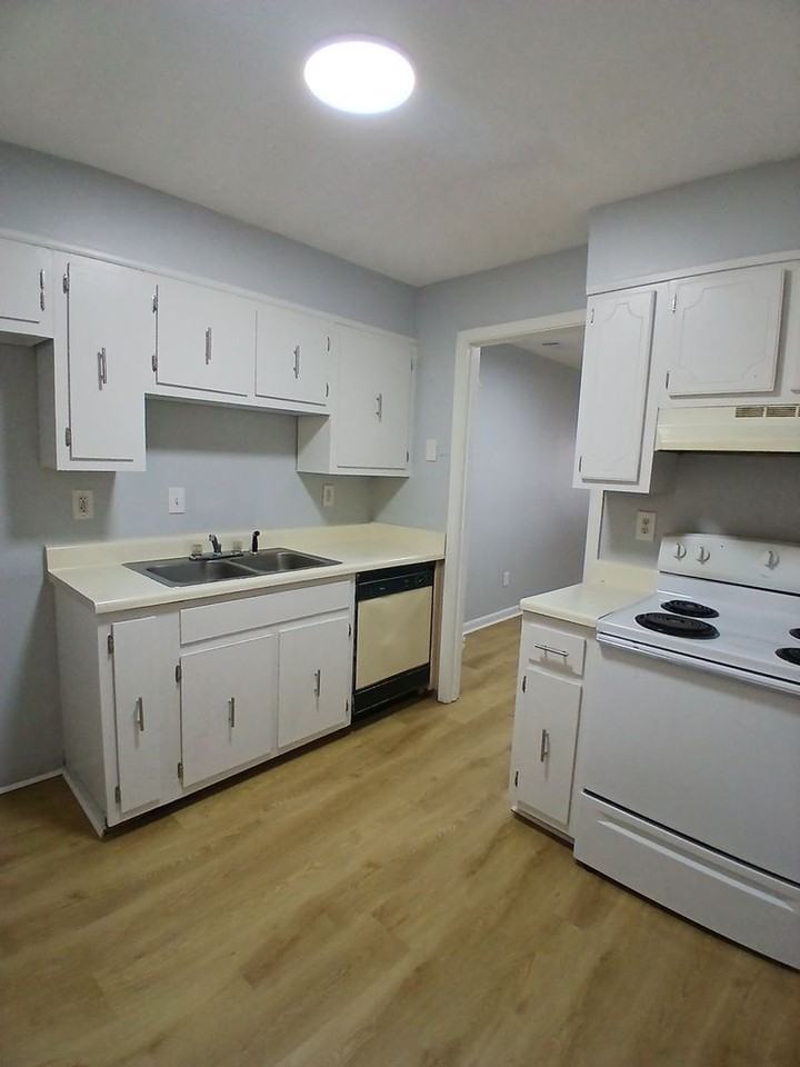 2789 Beverly Hills Rd #8 - Photo 3 of 11