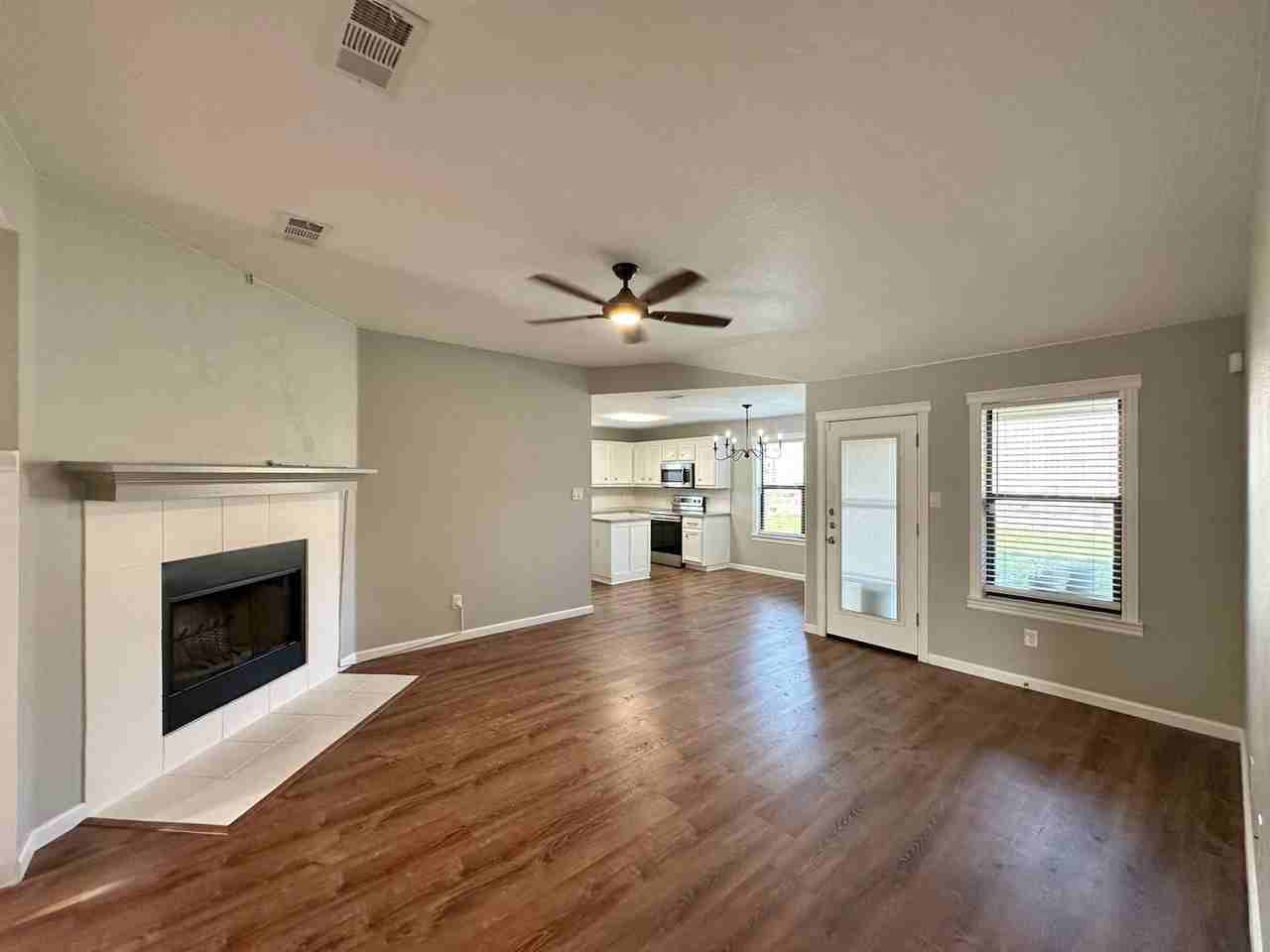 1108 Marlee Cir - Photo 5 of 31